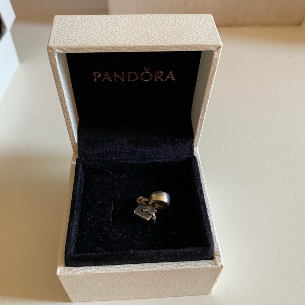 ❤️SOLD❤️Pandora Graduation Cap Charm